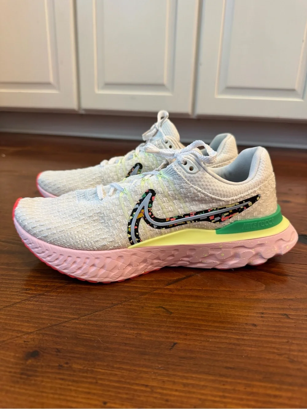 Nike- Infinity React 3 Road Running Shoes. Confetti. Size 9